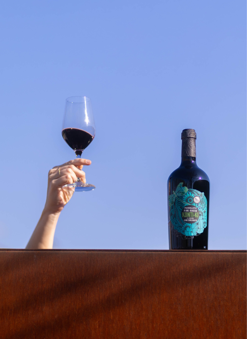 alt=vino piwi rosso kontiki senza solfiti aggiunti