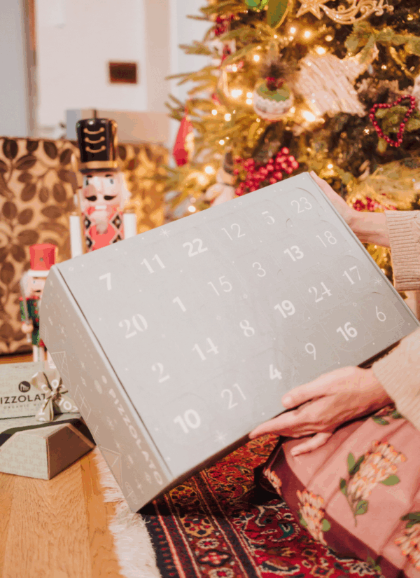 alt=Calendario dell’Avvento del vino biologico Advent Bio, confezione sostenibile in carta FSC